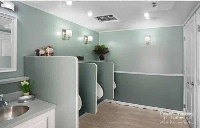 7 Reasons You Should Invest in a Luxury Restroom Trailer Franchise